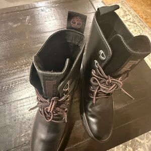 Timberland women’s boots size 8